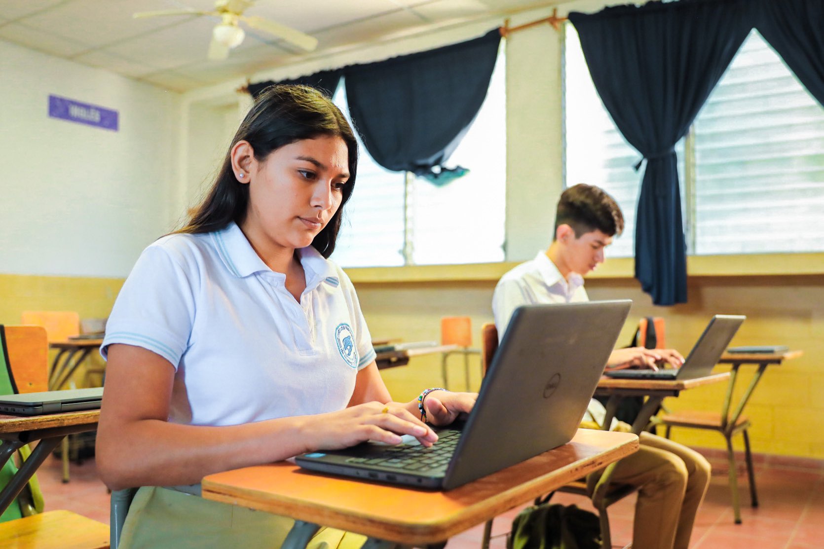 garantizan-conectividad-tecnologica-en-el-instituto-nacional-de-nuevo-cuscatlan